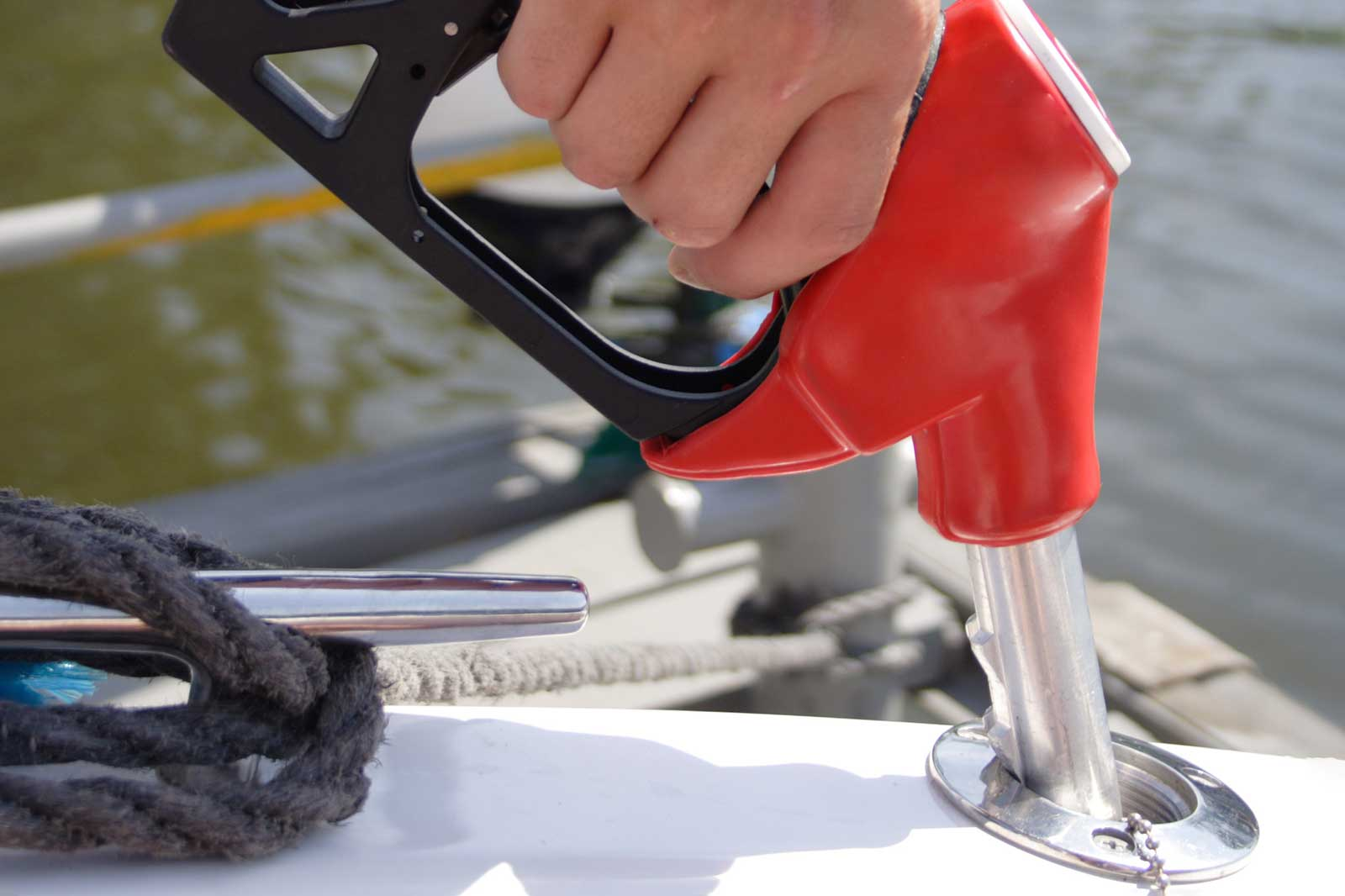 How to Safely Refuel Your Boat